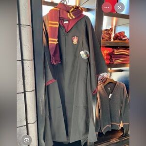 Harry Potter officially Gryffyndor robe